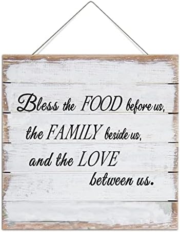 Drveni znak s citatama blagoslovi hranu prije nas obitelj pored američkog drvenog visećeg znaka, rustikalna