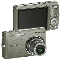 Coolpix S700 12.1 MP digitalna kamera sa 3x optičkim zumom sa smanjenjem vibracija