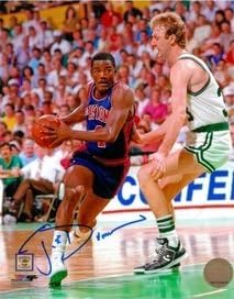 Joe Dumars Autografirani Detroit Pistons 8x10 FOTO br. 1 - sa Larryjom pticom